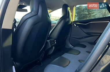Лифтбек Tesla Model S 2014 в 