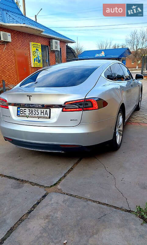Лифтбек Tesla Model S 2015 в Львове фото 4 Лифтбек Tesla Model S 2015 в Львове
