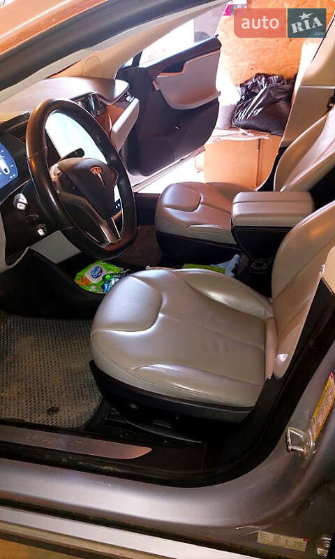Лифтбек Tesla Model S 2015 в Львове фото 8 Лифтбек Tesla Model S 2015 в Львове