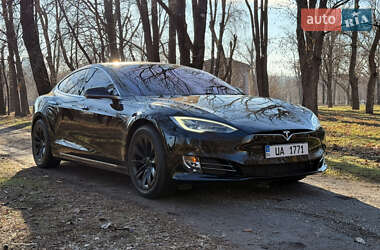 Лифтбек Tesla Model S 2021 в Кривом Роге