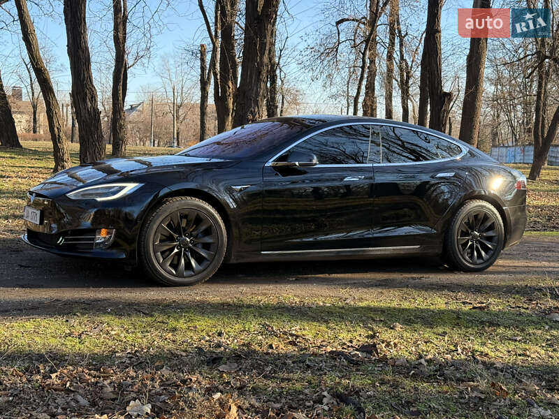 Лифтбек Tesla Model S 2021 в Кривом Роге