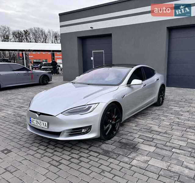 Ліфтбек Tesla Model S 2018 в Луцьку