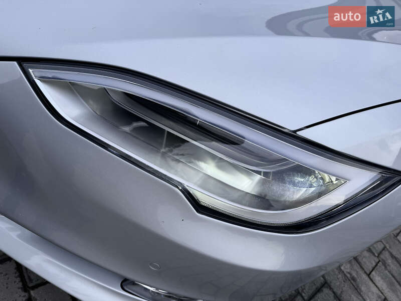 Ліфтбек Tesla Model S 2018 в Луцьку