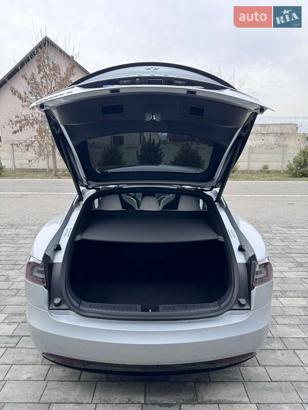 Лифтбек Tesla Model S 2018 в Луцке фото 13 Лифтбек Tesla Model S 2018 в Луцке