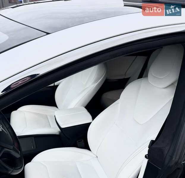 Ліфтбек Tesla Model S 2018 в Луцьку