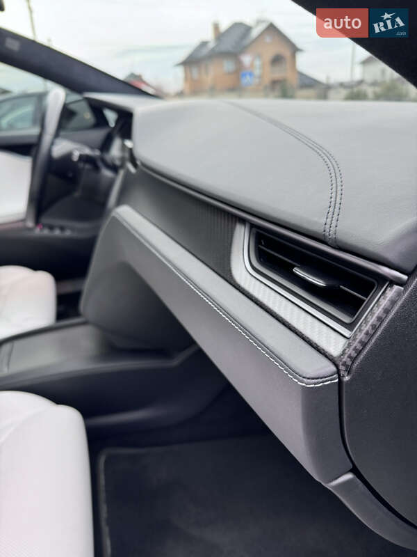 Ліфтбек Tesla Model S 2018 в Луцьку
