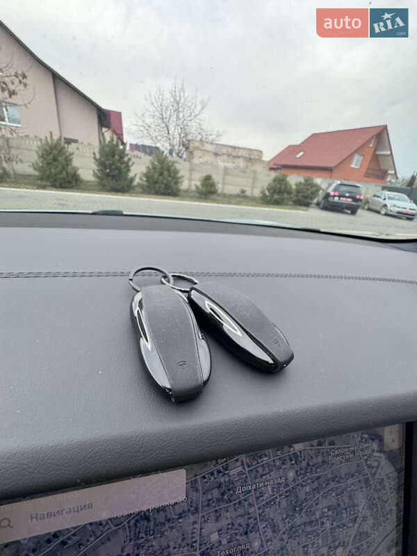 Лифтбек Tesla Model S 2018 в Луцке фото 53 Лифтбек Tesla Model S 2018 в Луцке