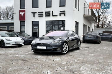 Лифтбек Tesla Model S 2017 в Виннице