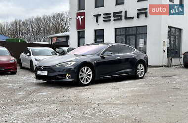 Лифтбек Tesla Model S 2017 в Виннице