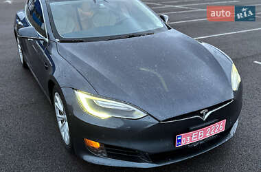 Ліфтбек Tesla Model S 2017 в Рівному