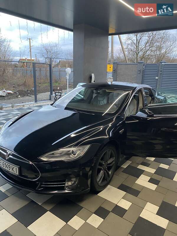 Лифтбек Tesla Model S 2014 в Днепре