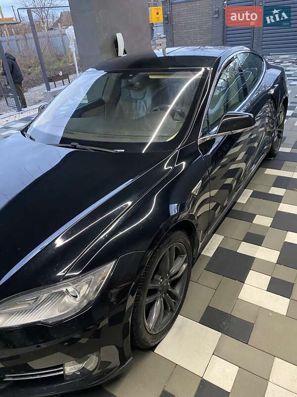 Лифтбек Tesla Model S 2014 в Днепре