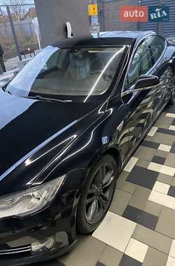 Лифтбек Tesla Model S 2014 в 