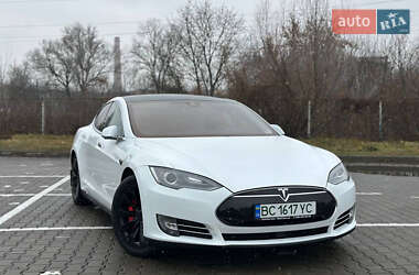 Ліфтбек Tesla Model S 2015 в Чернівцях