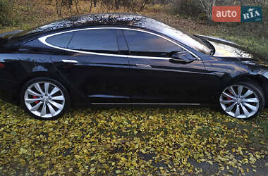 Ліфтбек Tesla Model S 2014 в Кам'янському