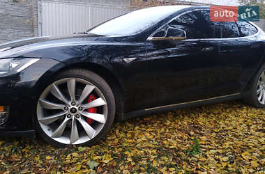 Ліфтбек Tesla Model S 2014 в Кам'янському