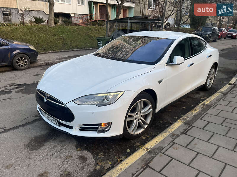 Лифтбек Tesla Model S 2014 в Львове фото 3 Лифтбек Tesla Model S 2014 в Львове