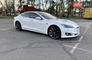 Лифтбек Tesla Model S 2017 в Киеве