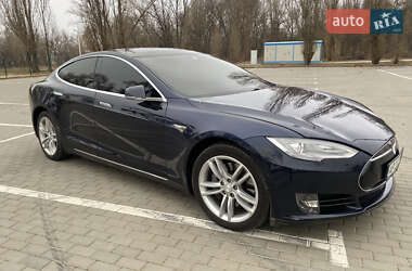 Лифтбек Tesla Model S 2014 в Запорожье