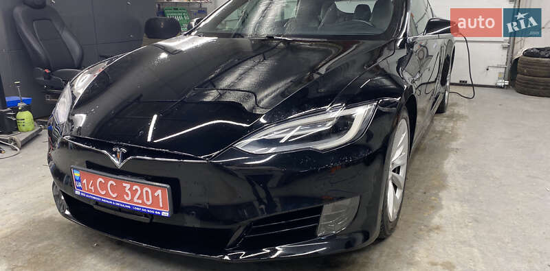 Ліфтбек Tesla Model S 2017 в 