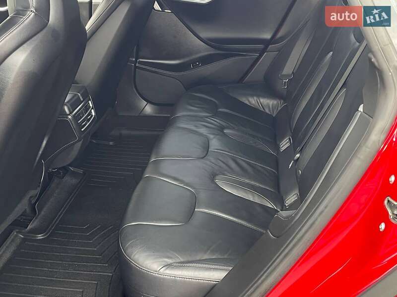 Лифтбек Tesla Model S 2014 в Виннице