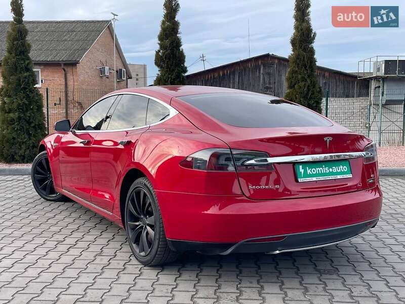 Лифтбек Tesla Model S 2014 в Виннице