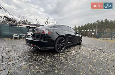 Лифтбек Tesla Model S 2014 в Киеве