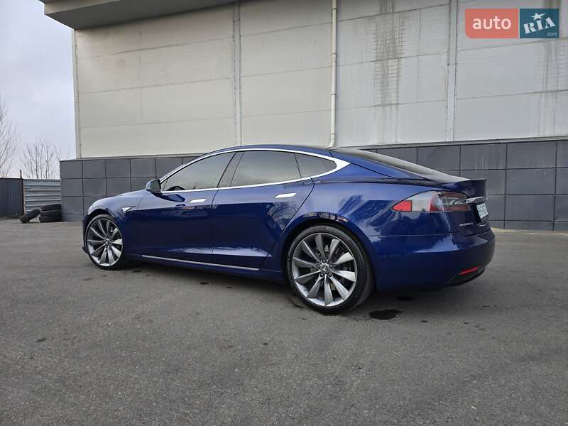 Лифтбек Tesla Model S 2016 в Одессе