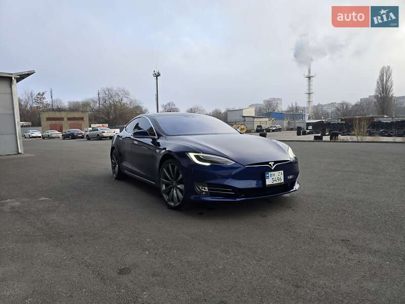 Лифтбек Tesla Model S 2016 в Одессе