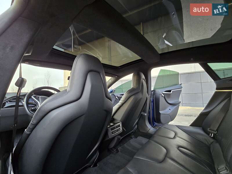 Ліфтбек Tesla Model S 2016 в Одесі