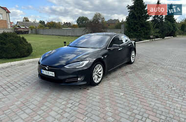 Ліфтбек Tesla Model S 2018 в Львові