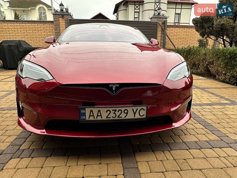 Лифтбек Tesla Model S 2024 в Киеве