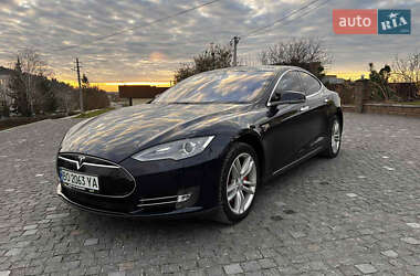 Ліфтбек Tesla Model S 2013 в Кременці