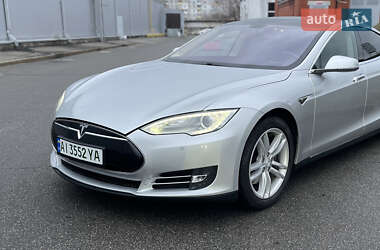 Ліфтбек Tesla Model S 2013 в Києві