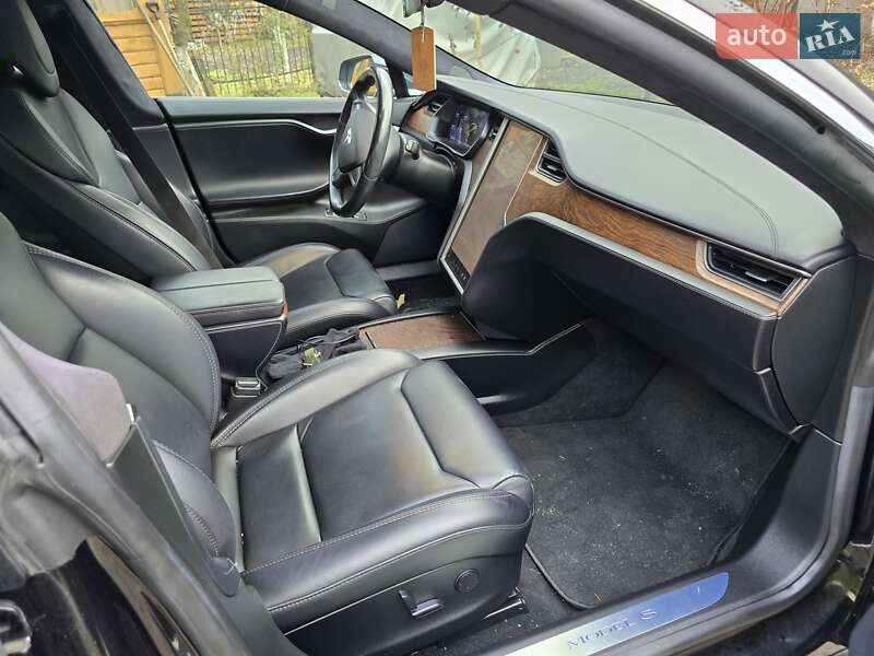 Лифтбек Tesla Model S 2018 в Луцке