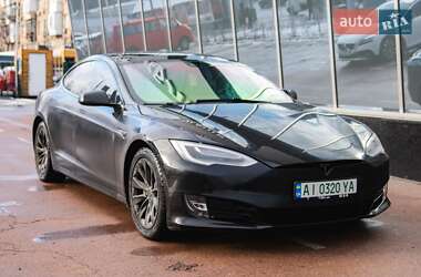 Лифтбек Tesla Model S 2016 в Киеве