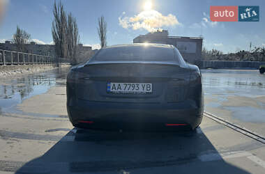 Лифтбек Tesla Model S 2016 в Киеве