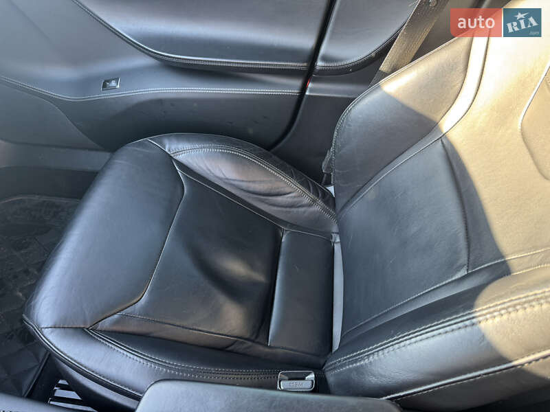 Лифтбек Tesla Model S 2016 в Киеве