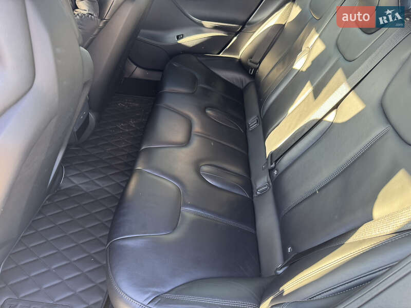 Лифтбек Tesla Model S 2016 в Киеве