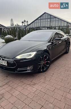 Ліфтбек Tesla Model S 2015 в Стрию