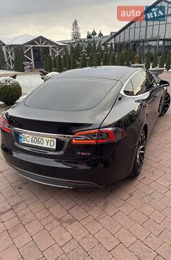 Ліфтбек Tesla Model S 2015 в Стрию