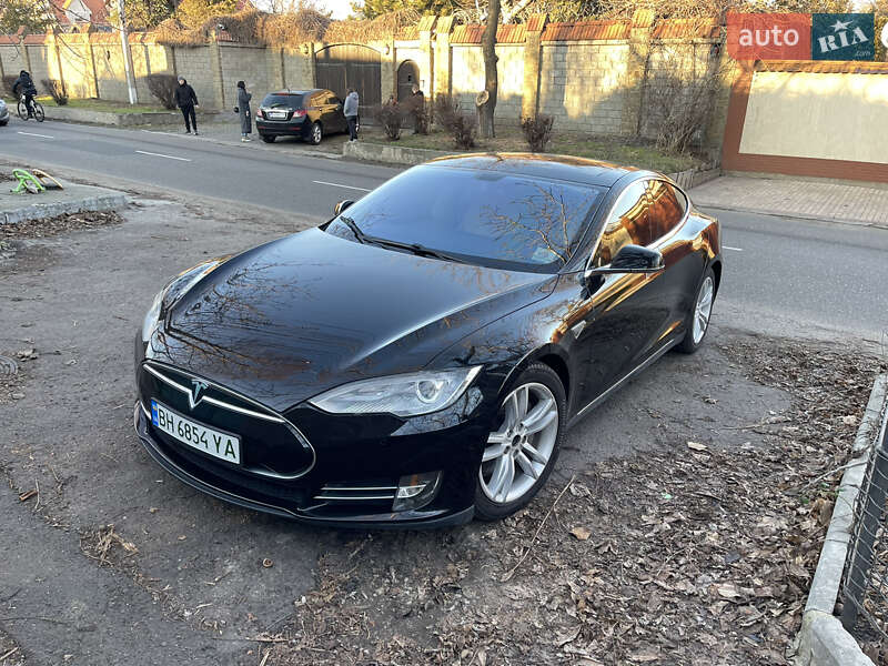 Ліфтбек Tesla Model S 2013 в Одесі