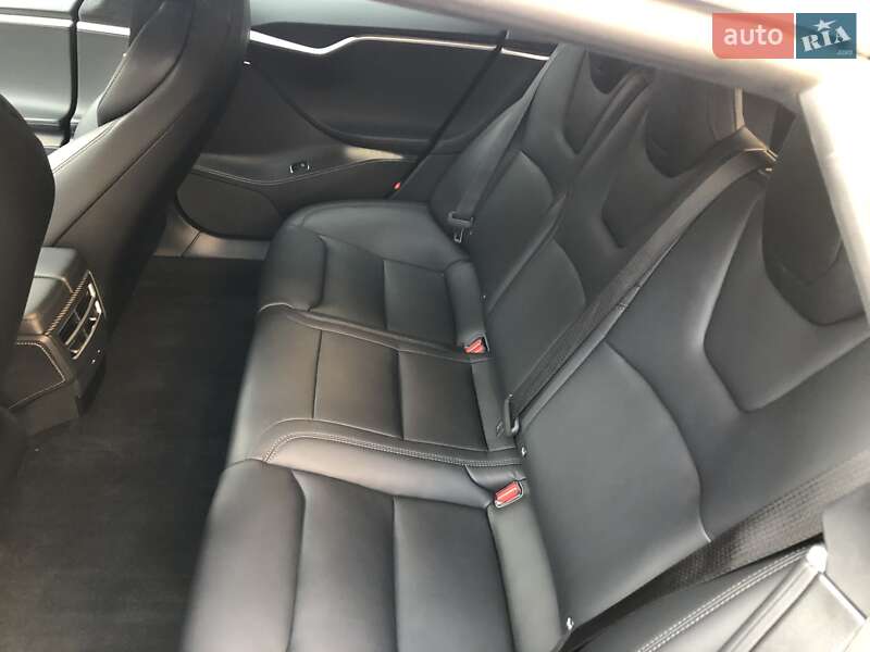Лифтбек Tesla Model S 2018 в Одессе