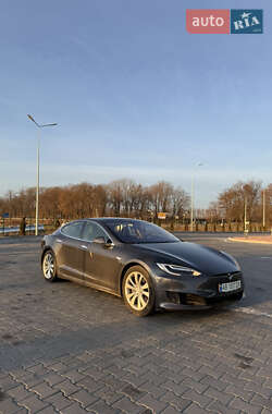 Лифтбек Tesla Model S 2016 в 