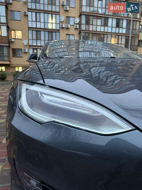 Лифтбек Tesla Model S 2016 в Виннице