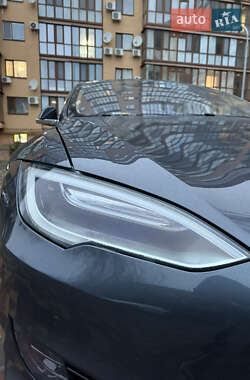 Лифтбек Tesla Model S 2016 в 