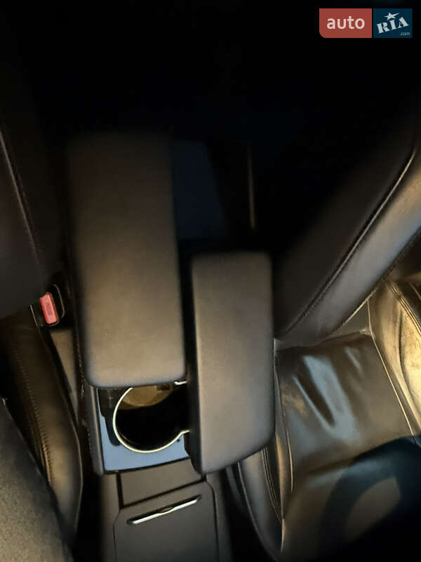 Лифтбек Tesla Model S 2016 в Виннице