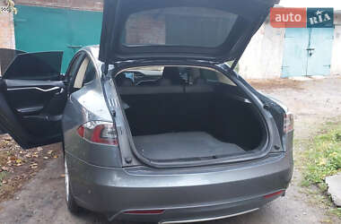 Лифтбек Tesla Model S 2014 в Калиновке