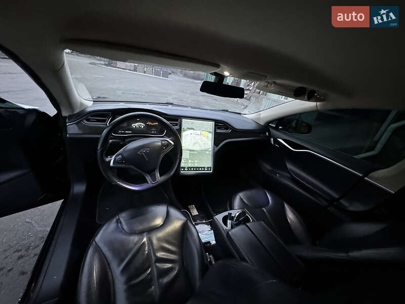 Ліфтбек Tesla Model S 2014 в Миколаєві