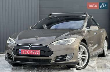 Ліфтбек Tesla Model S 2015 в Трускавці